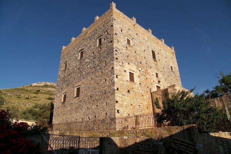Πύργος Καλαβρού Πύργος Καλαβρού